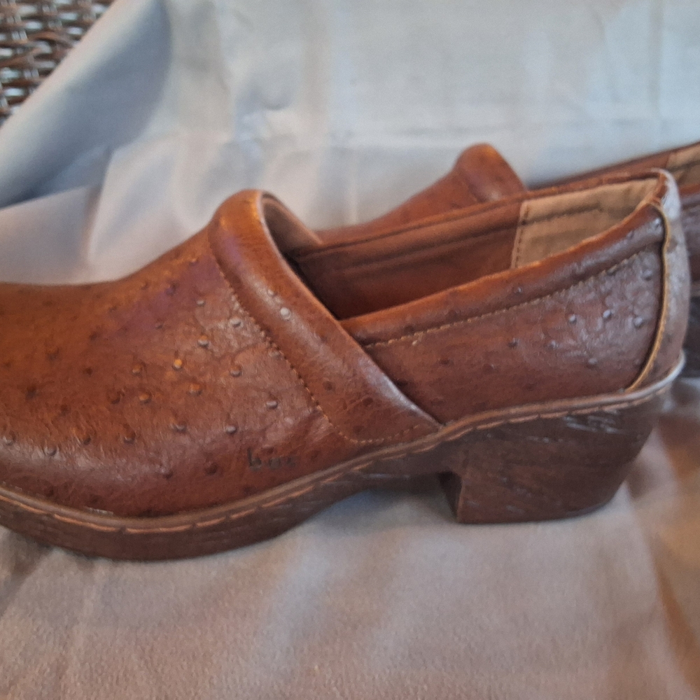 Lux Brown Textured Leather Clogs By BOC SZ 9M BRAND NEW